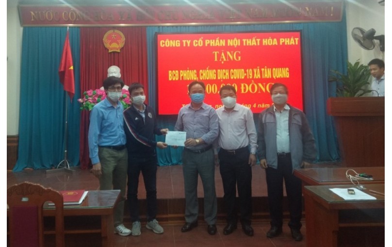 Nội thất Hòa Phát ủng hộ xã Tân Quang phòng chống dịch Covid-19